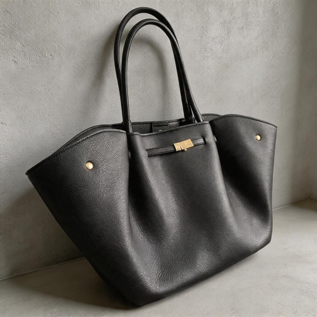 CarryLuxe™ – Elegantna Torba