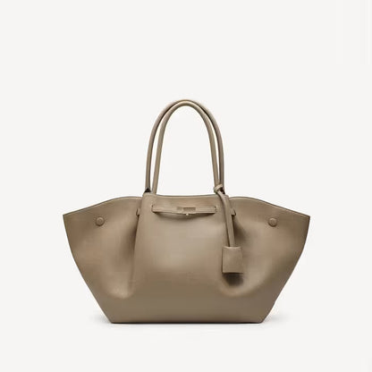 CarryLuxe™ – Elegantna Torba